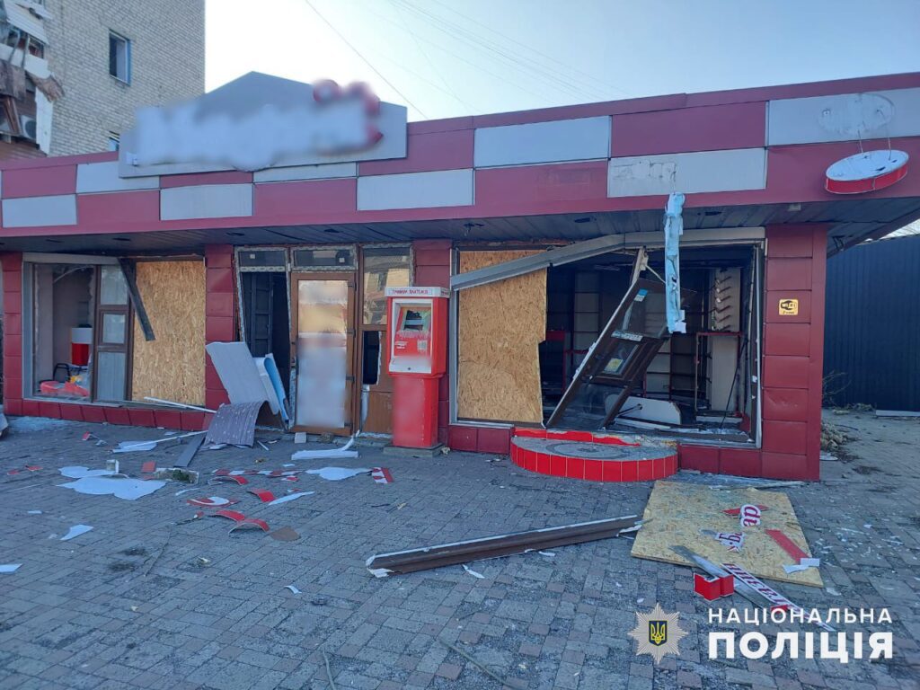 Троє людей були поранені внаслідок обстрілів Донеччини за минулу добу: у поліції розповіли подробиці
