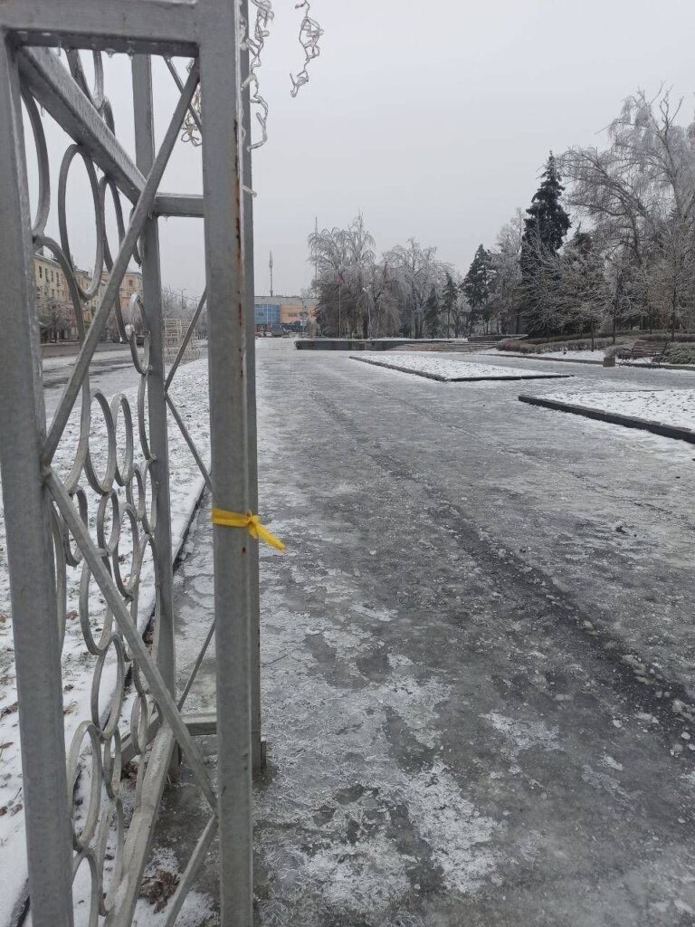Партизани показали українські символи у Донецьку, Жданівці та Макіївці