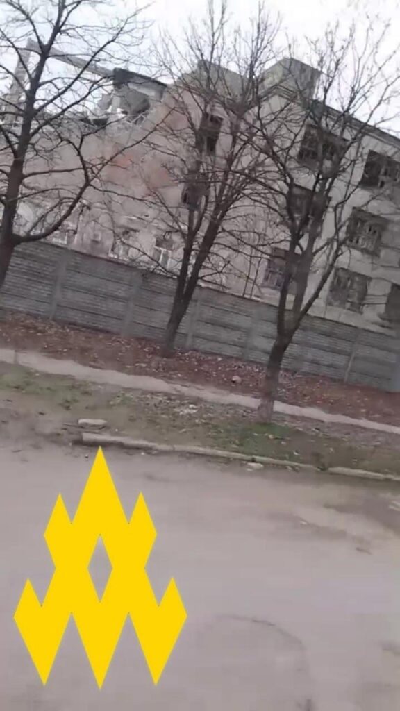 Туди вже били ракетами. Партизани показали склад російських боєприпасів в окупованому Луганську