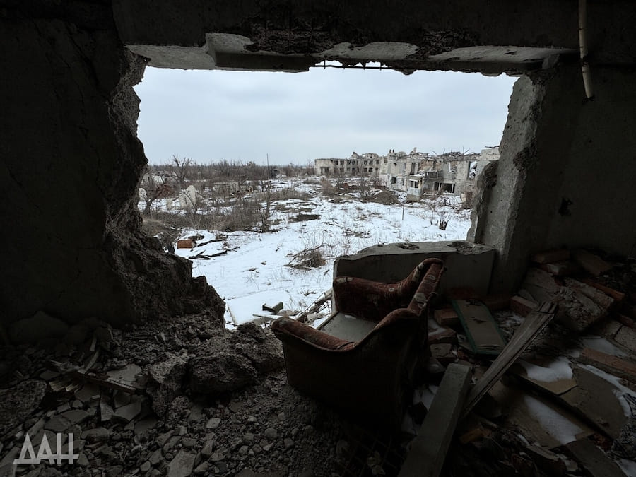 Бої мовби йшли вчора: окупанти показали, як виглядає селище Піски під Донецьком