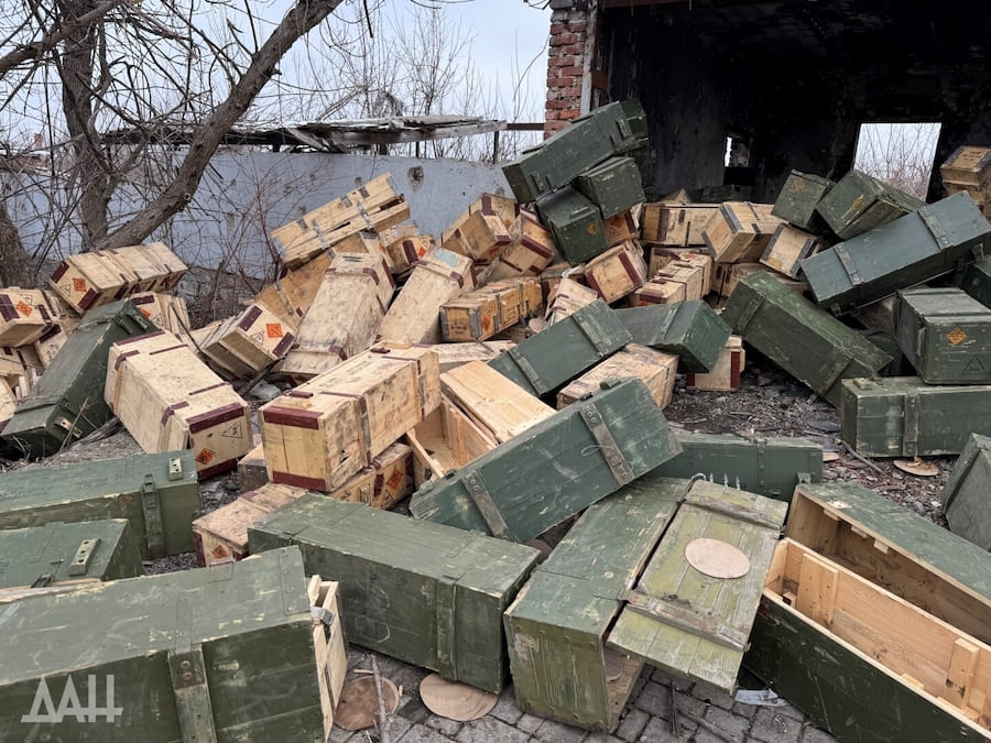 Бої мовби йшли вчора: окупанти показали, як виглядає селище Піски під Донецьком