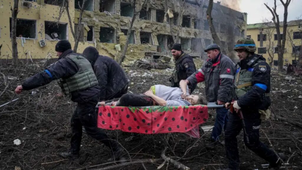 До річниці авіаудару по маріупольському пологовому: історія Вікторії Шишкіної, чию дитину дістали мертвою