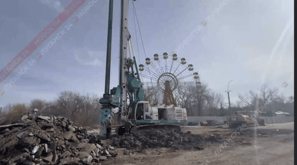 У Луганську показали ремонт мосту, який обвалився минулого року