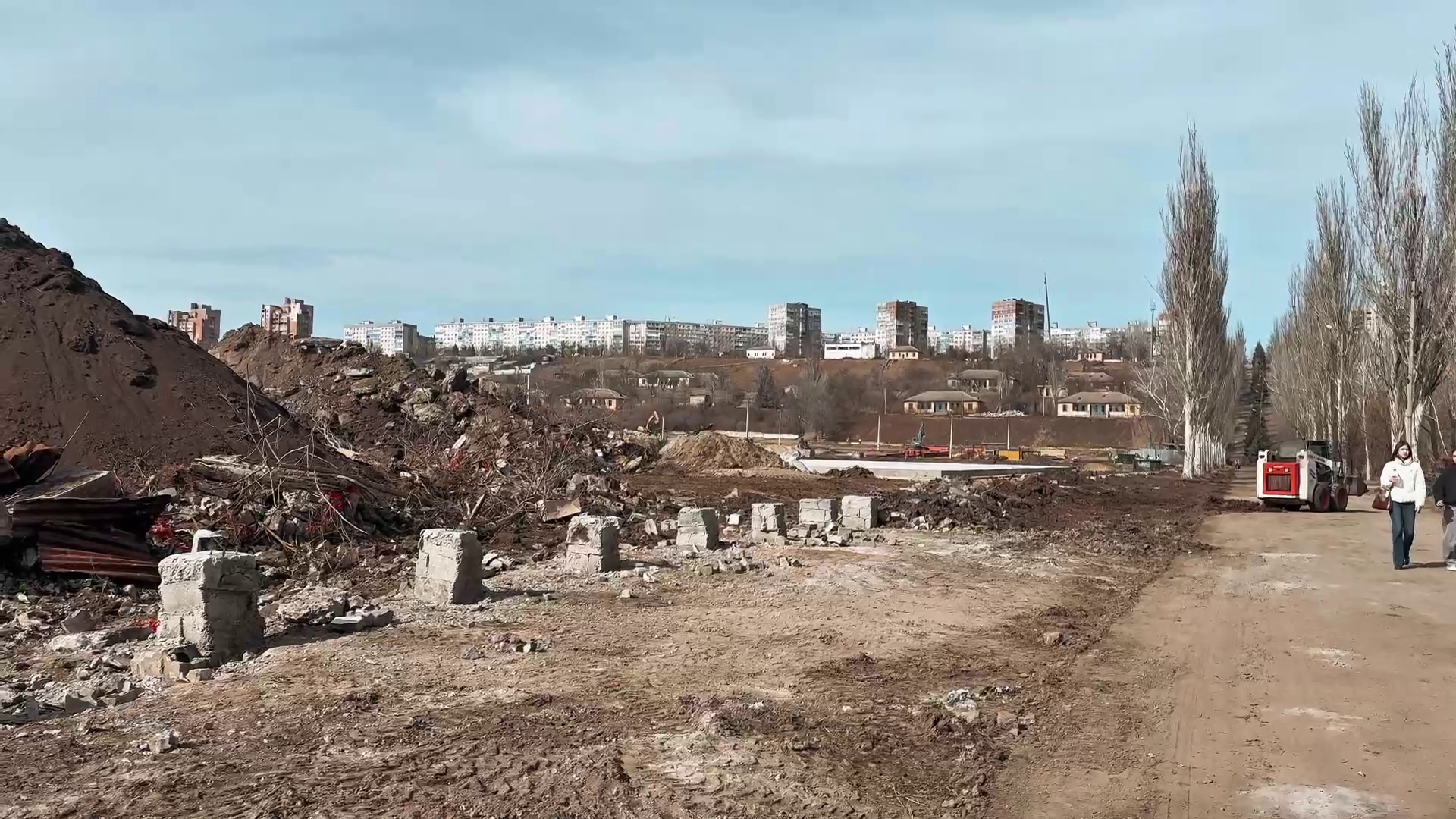 У Маріуполі на місці дитячого табору будують військовий центр