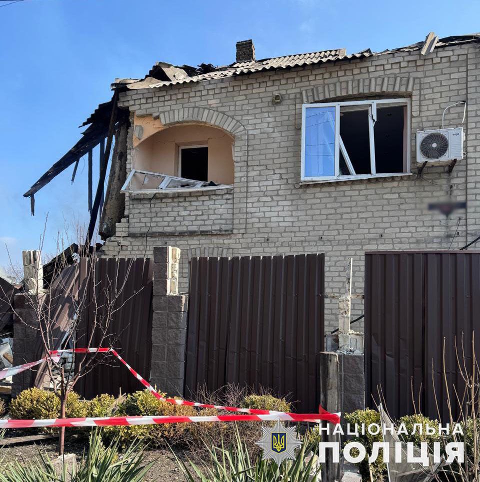 Били дронами та ракетами: сім людей були поранені внаслідок обстрілів Донеччини