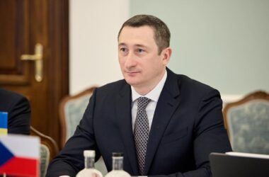 НАБУ та САП завершили слідство проти Олексія Чернишова про корупцію в Мінрегіоні