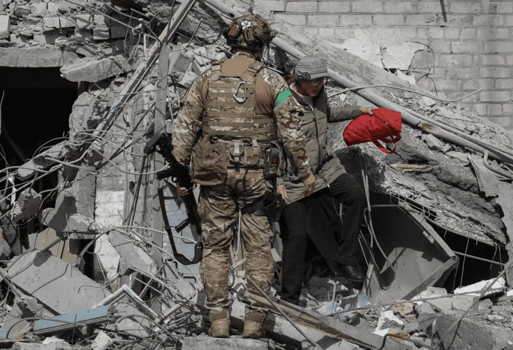 Евакуація під бомбами. Що зараз відбувається у прифронтовому Покровську