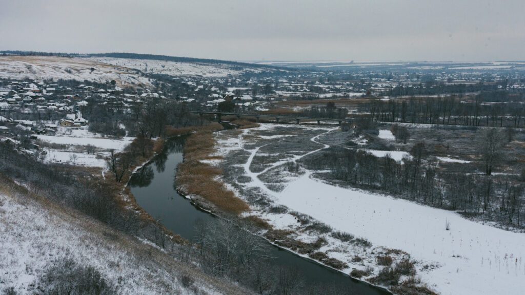 Старобільськ у кадрі: фотограф поділився унікальними фото окупованого міста та історією створення альбому