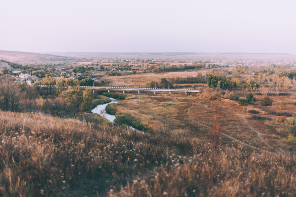 Старобільськ у кадрі: фотограф поділився унікальними фото окупованого міста та історією створення альбому