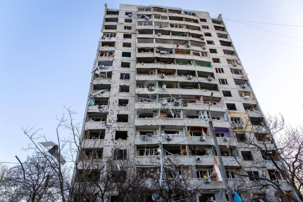 Одна людина загинула та понад 70 поранених: росіяни вдарили по Харкову балістичною ракетою