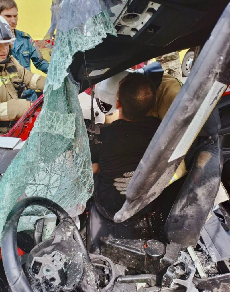 На виїзді з Луганська сталось зіткнення чотирьох автівок: є загиблі
