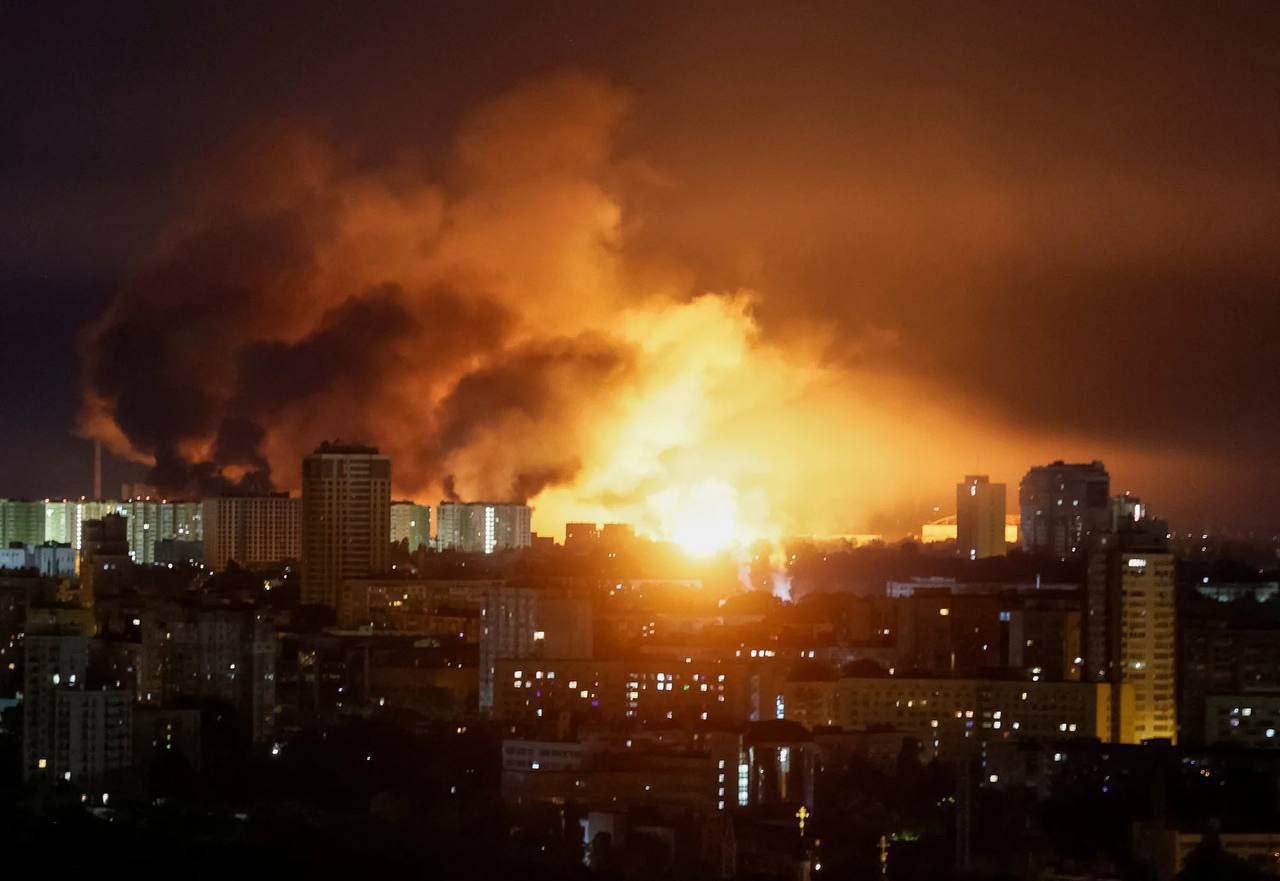 Комбінована атака на Київ: постраждало щонайменше 15 людей, пошкодження у кількох районах столиці та області