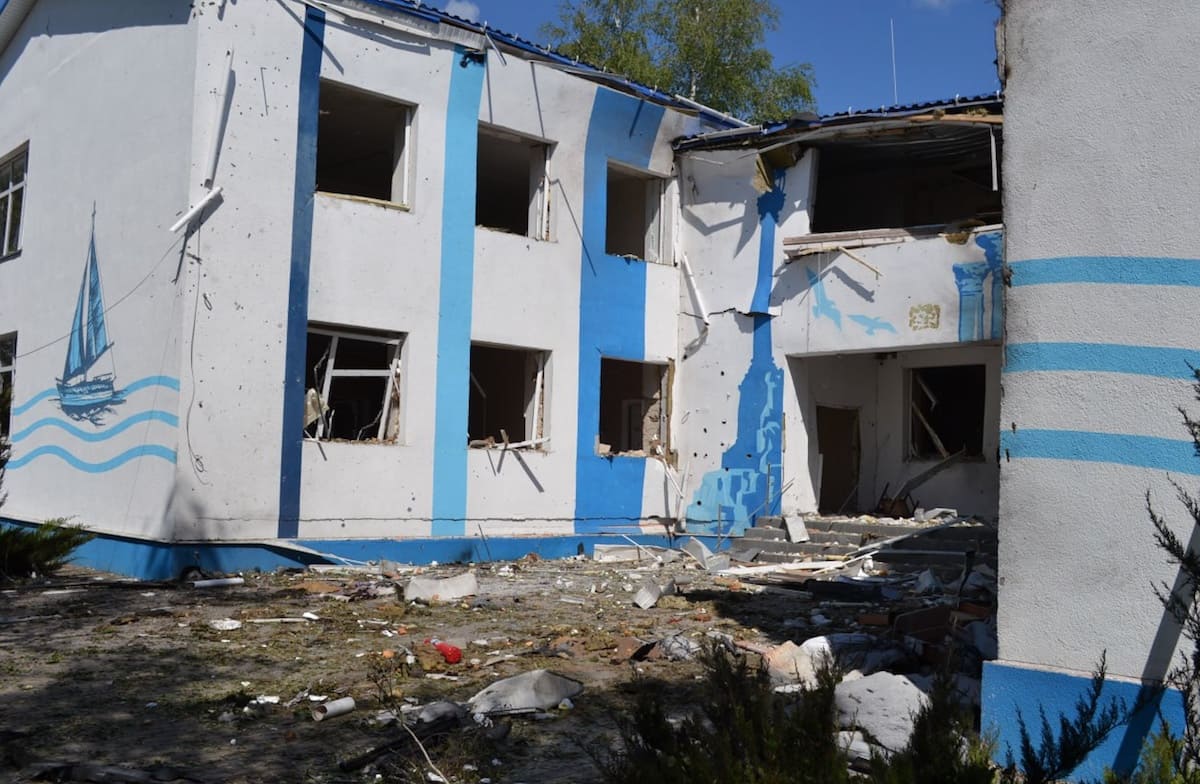 Окупанти показали фотографії пошкоджень після нібито атаки дронів по Старобільську