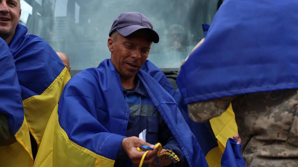 307 наших вдома: фото зворушливого повернення з російського полону
