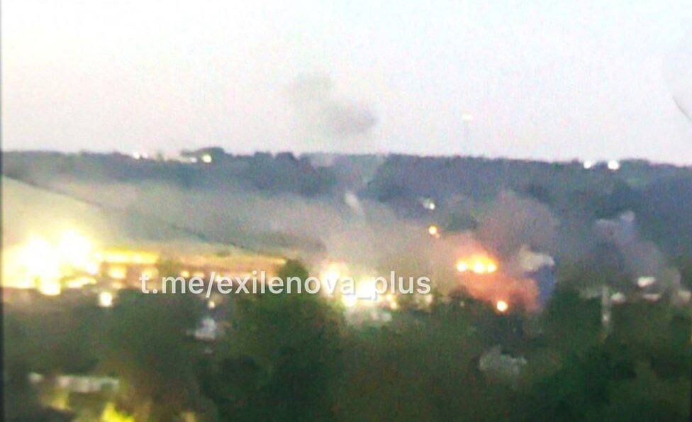 Вночі дрони атакували завод напівпровідникових приладів у Орловській області РФ. Відео вибухів