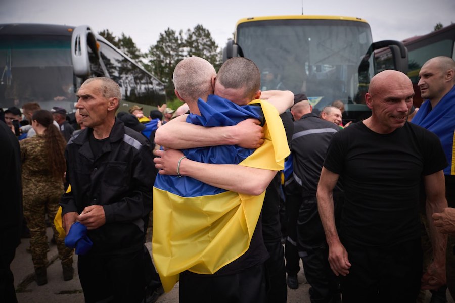 Україна та РФ завершили обмін 1000 на 1000. Сьогодні додому повернулися 303 військовослужбовці