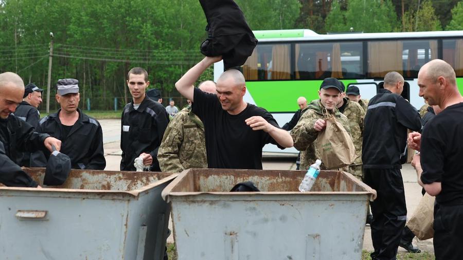 Україна та РФ завершили обмін 1000 на 1000. Сьогодні додому повернулися 303 військовослужбовці