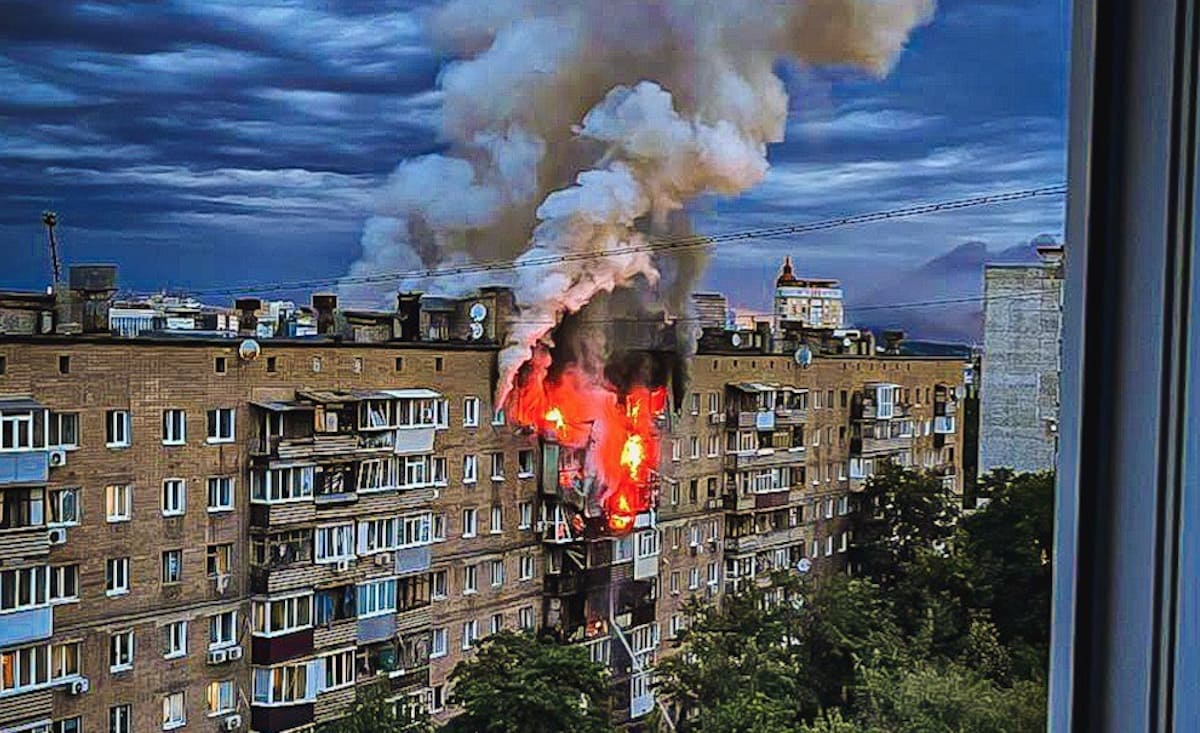 Харків пережив масштабну повітряну атаку, в місті прогриміло близько 50 вибухів. Є загиблі та поранені