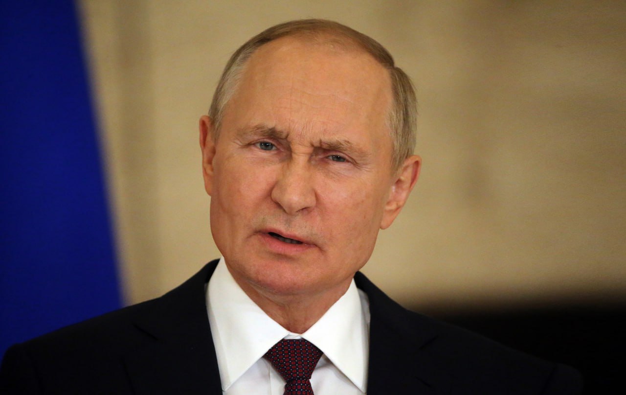 Путін одночасно заговорив про “єдиний народ”, “нашу Україну” і незалежність