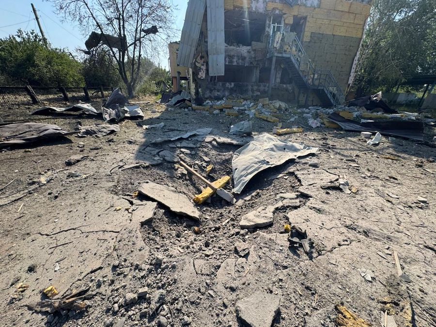 Окупанти завдали кілька ударів по Костянтинівці, зруйнувавши заклад освіти. Опубліковані фото