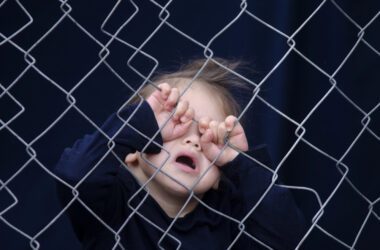 Справжня торгівля дітьми: окупанти створили сайт із &#8220;каталогом&#8221; сиріт із Луганщини