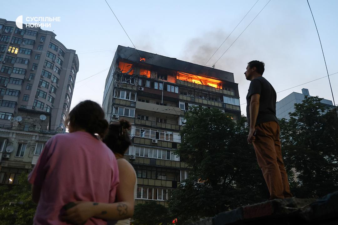 Росіяни атакували Київ дронами та балістичними ракетами: відомо про загиблих та поранених. Опубліковані фото наслідків