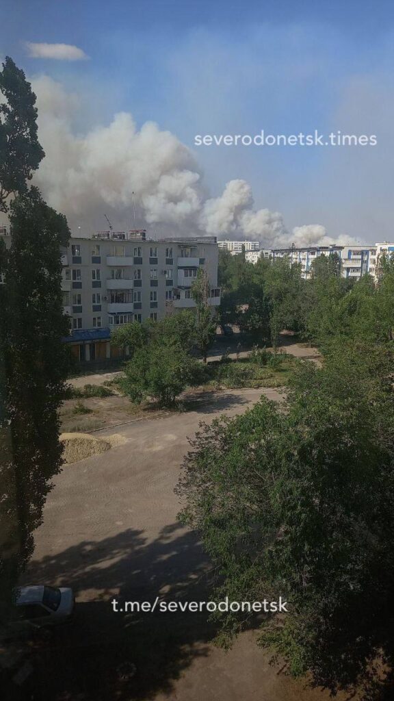 Жителі Сіверськодонецька діляться кадрами пожеж навколо міста