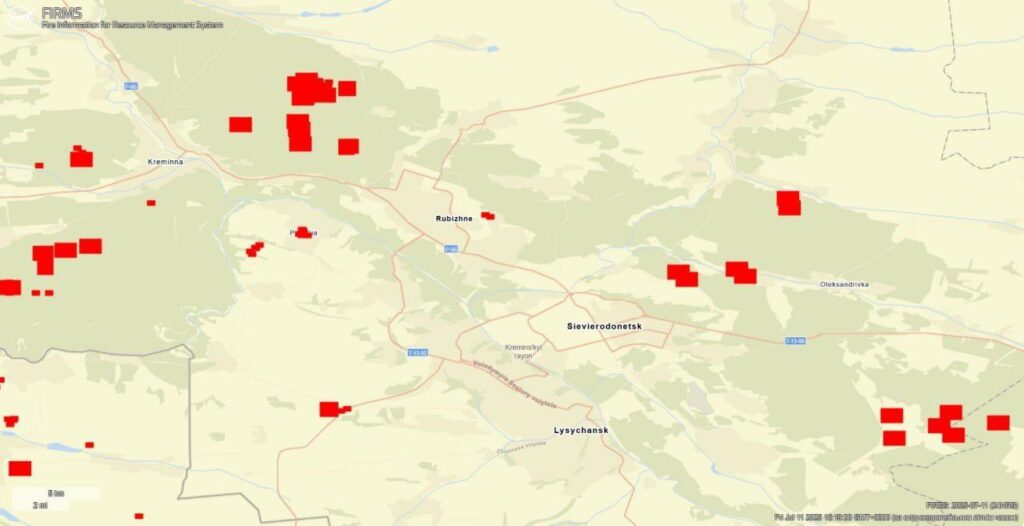 Жителі Сіверськодонецька діляться кадрами пожеж навколо міста
