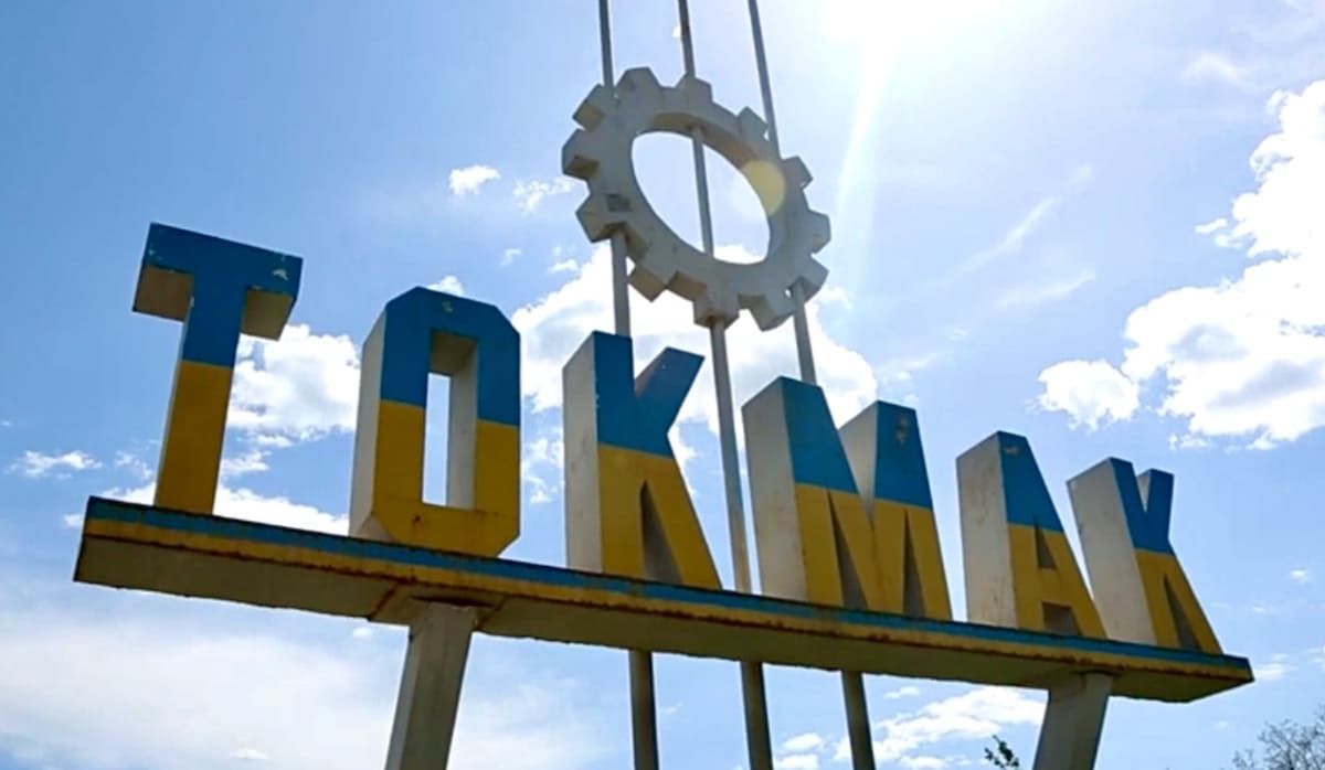 В окупованому Токмаку вибухнула “буханка” росіян, у ній загинули оператори БПЛА, — ГУР