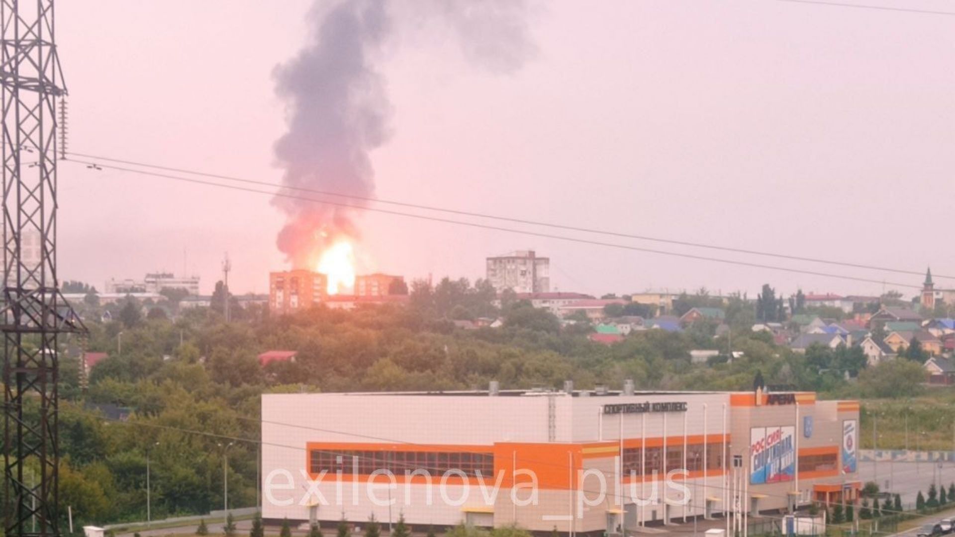 Україна завдала ударів по військовому аеродрому та оборонних заводах у глибокому тилу РФ — опубліковане відео