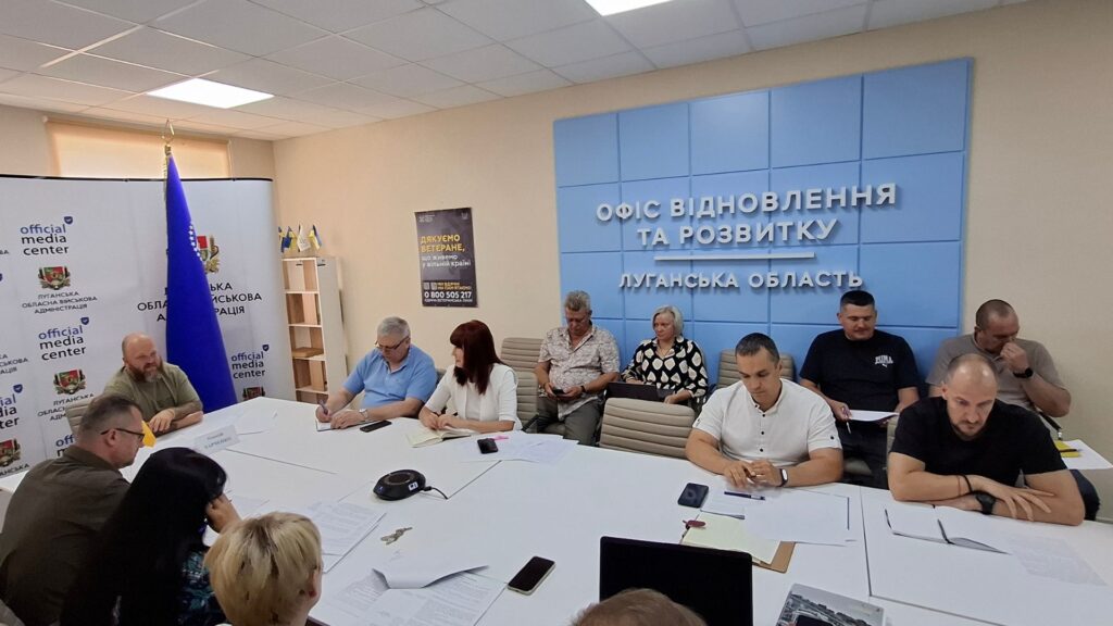 Здебільшого – плани й наміри: начальник Луганської ОВА відзвітував про сто днів роботи