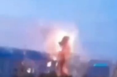 БПЛА атакували приладобудівний завод у Нижньогородській області. Момент удару потрапив на відео