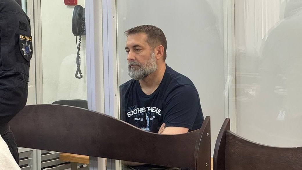 Ексголова Луганської ОВА Гайдай, якого звинувачують у корупції на військових закупівлях, заявив про бажання піти на фронт