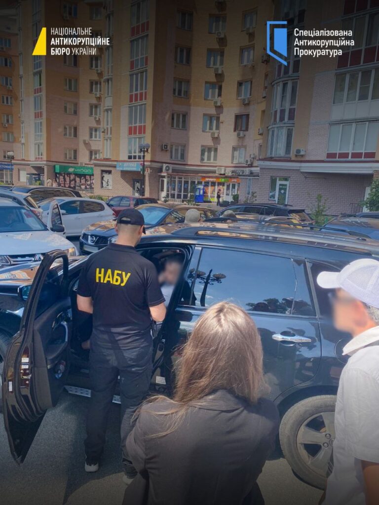 Викрито корупційну схему із закупівлею дронів і систем РЕБ: затримано високопосадовців, повʼязаних з Луганщиною