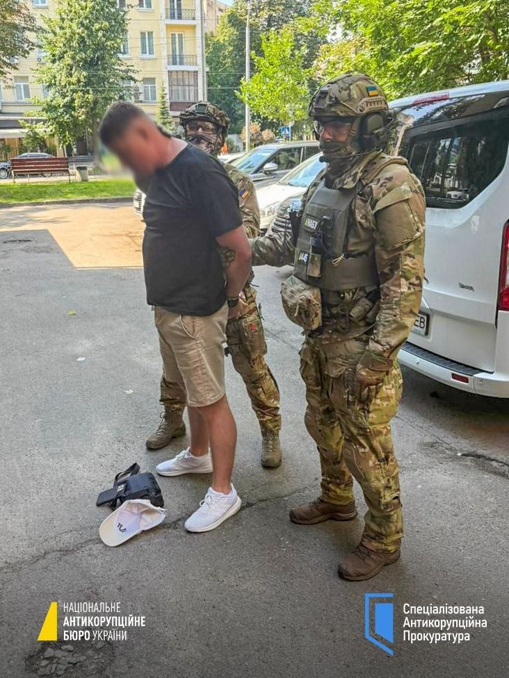 Викрито корупційну схему із закупівлею дронів і систем РЕБ: затримано високопосадовців, повʼязаних з Луганщиною