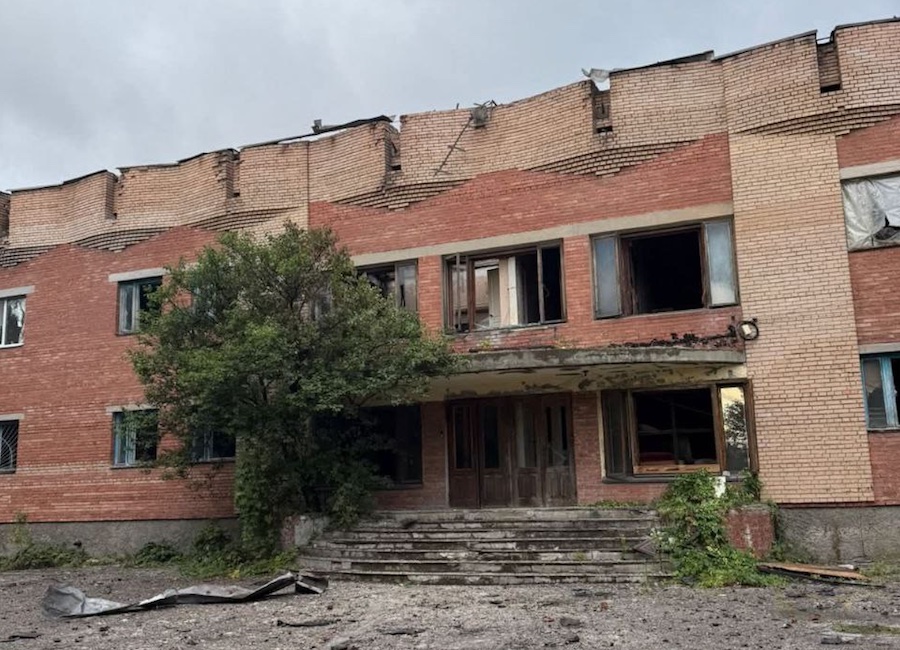Вночі окупанти атакували Слов’янськ, запустивши по місту чотири ударні БПЛА. У МВА показали фото наслідків