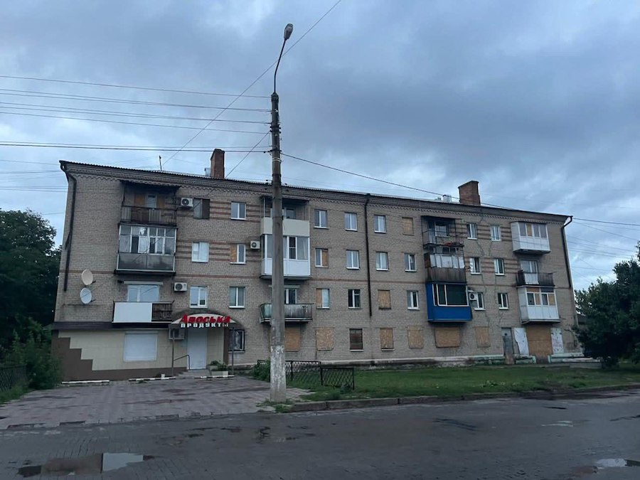Вночі окупанти атакували Слов’янськ, запустивши по місту чотири ударні БПЛА. У МВА показали фото наслідків