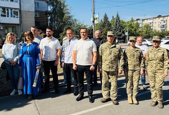 У місті Самар встановили евакуйований з Покровська пам’ятник Тарасу Шевченку