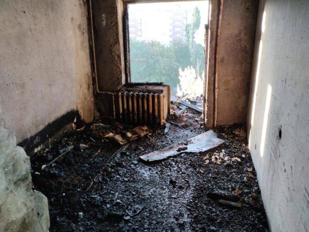 Вночі дрони атакували багатоповерхівку у Краматорську: там виникла пожежа
