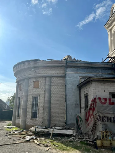 У Херсоні росіяни влучили снарядом у собор УПЦ, де тривала літургія