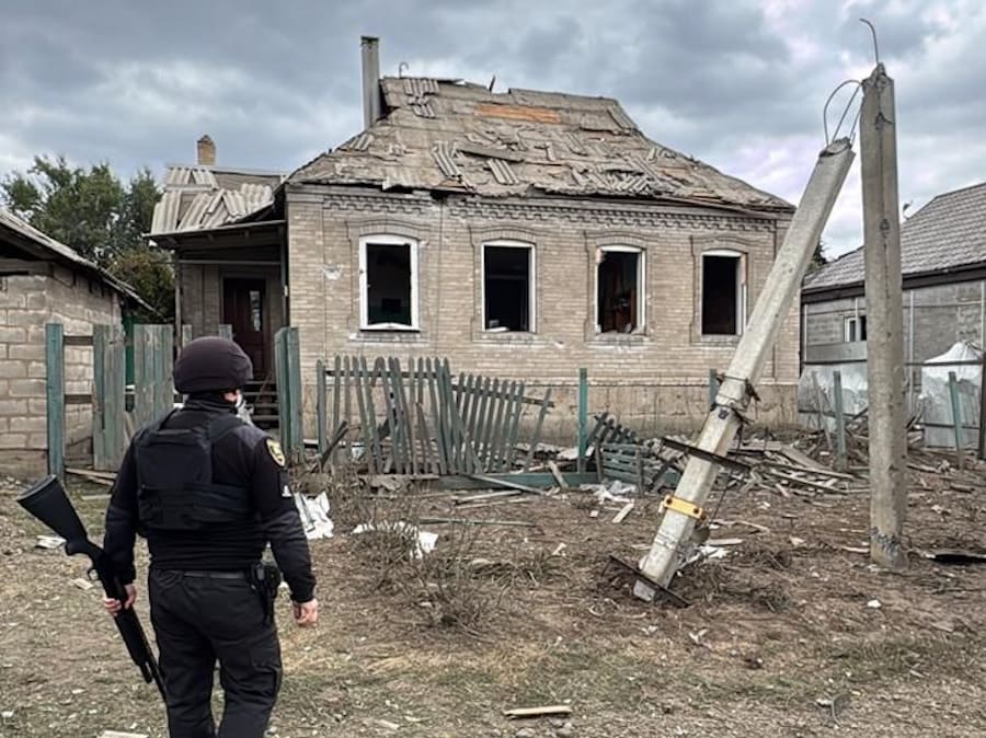 Поранені три людини, є руйнування. Окупанти скинули дві бомби на Костянтинівку
