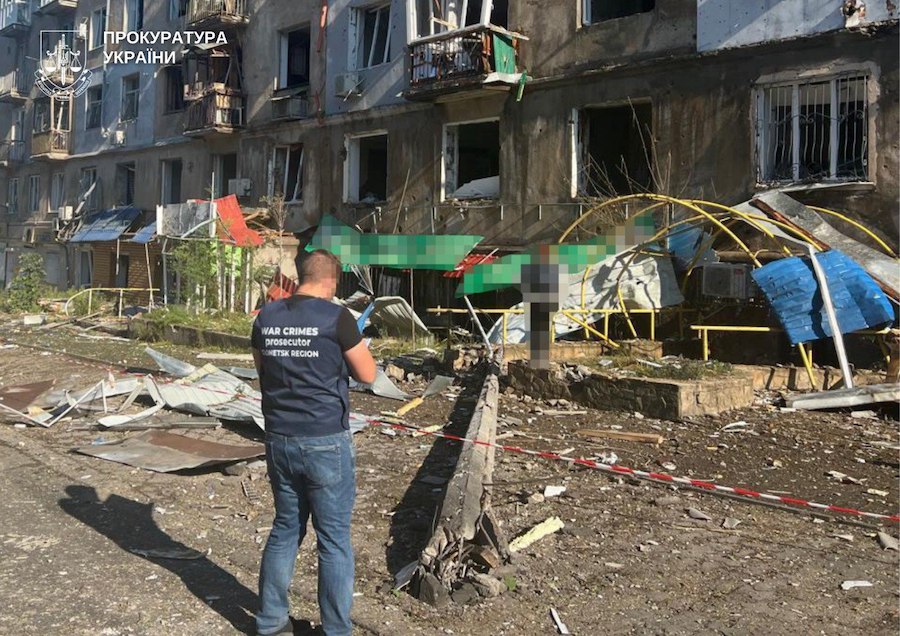 Окупанти скинули кілька 250-кілограмових бомб на Краматорськ. Постраждали десять мирних жителів