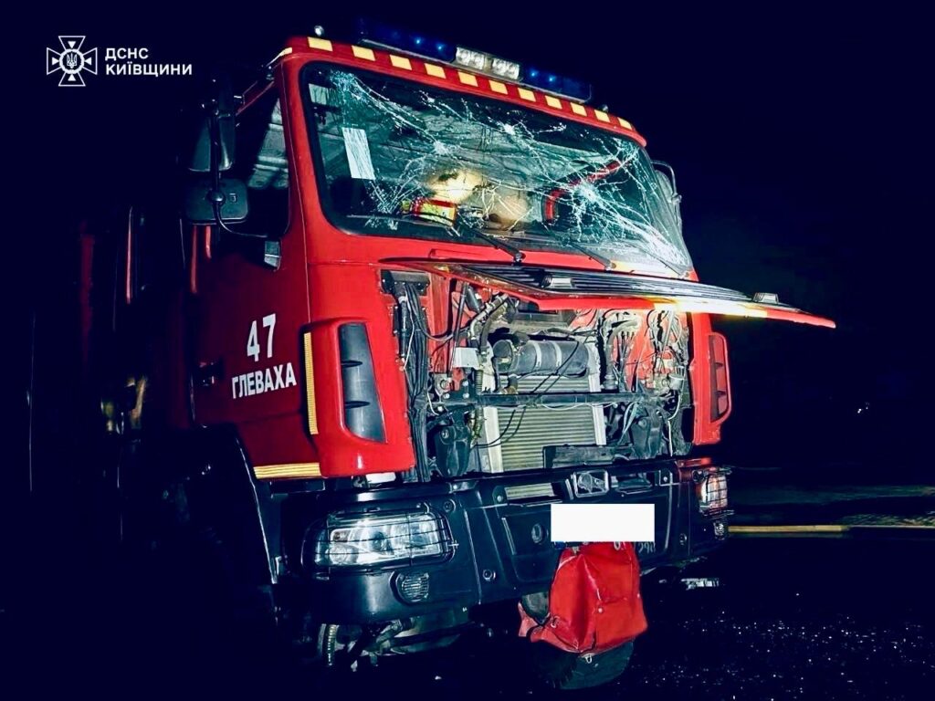 У Запоріжжі рятувальники завершили ліквідацію пожеж після російського обстрілу міста реактивною артилерією