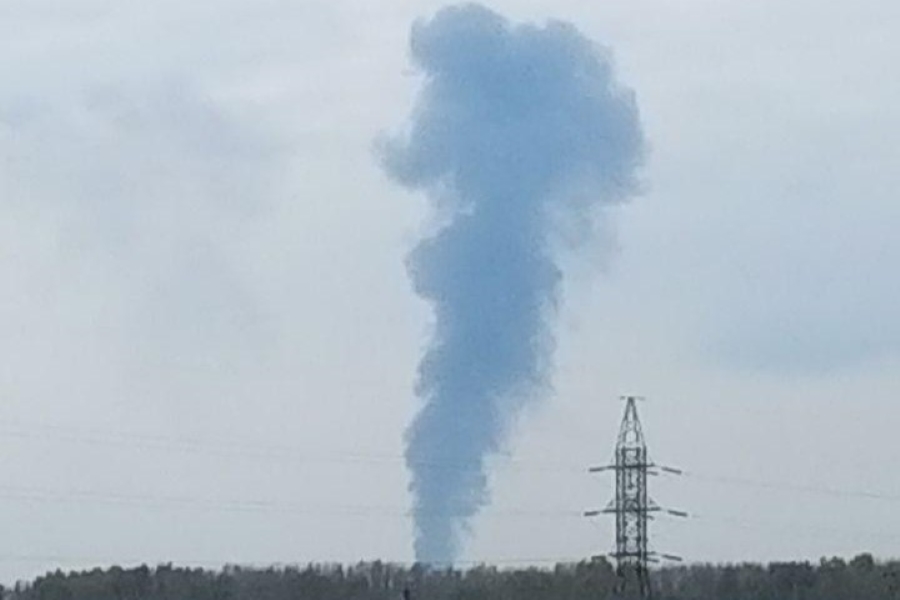 Стовп диму видно за кілометри: у мережі показали, як горить завод російського “Газпрому” у Башкортостані