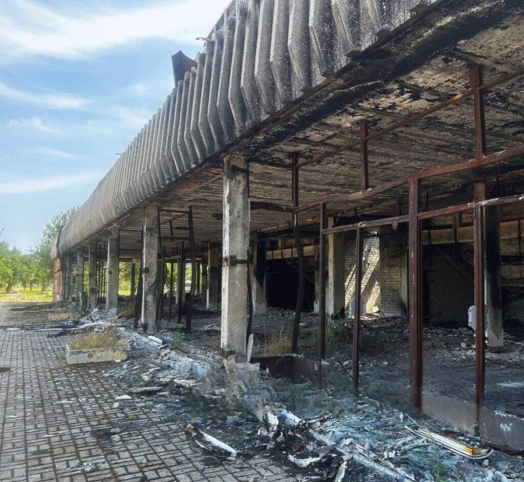 Місцеві показали, який вигляд має льодовий палац у Сіверськодонецьку