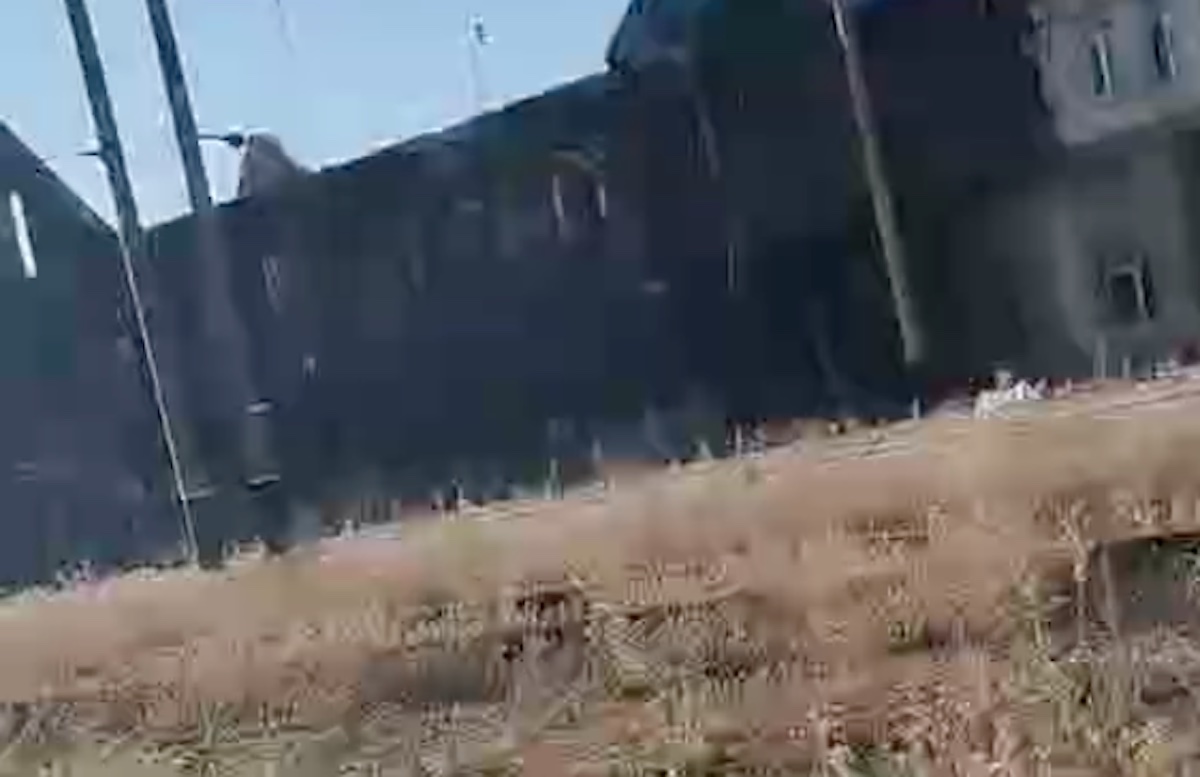 Жителі Покровська показали зруйновану окупантами будівлю залізничного вокзалу