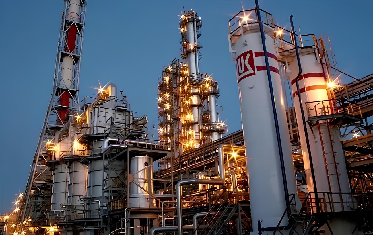 Сили спеціальних операцій підтвердили ураження НПЗ у Волгоградській області: робота заводу зупинена