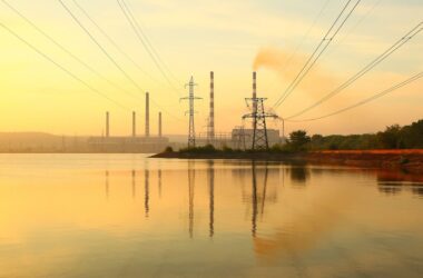 Російські війська завдали удару по Слов’янській ТЕС: двоє загиблих