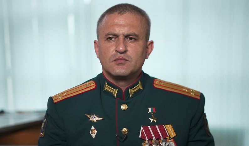 Російські офіцери зайнялися військовим вишколом українських підлітків в окупації