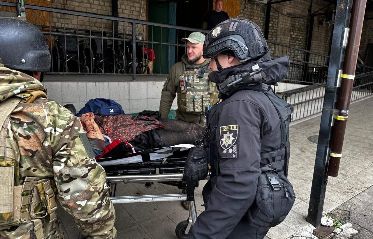 Окупанти вдарили авіабомбами по храму у Костянтинівці: є загиблі